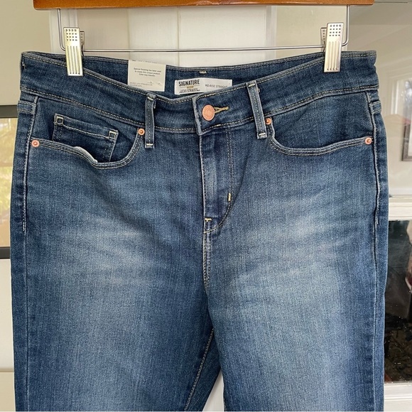 Levi's Mid-Rise Straight Women's Jeans - Picture 11 of 13